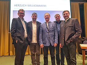 v.l.n.r.: Hans Wieser, Matthias Hinterberger, Ferdinand Laimer, BGM Josef Weikinger und BGM Franz Eisl